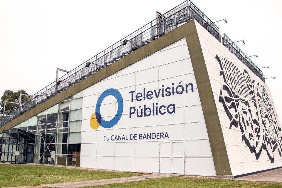 El Gobierno suspendió el contenido de los Medios Públicos