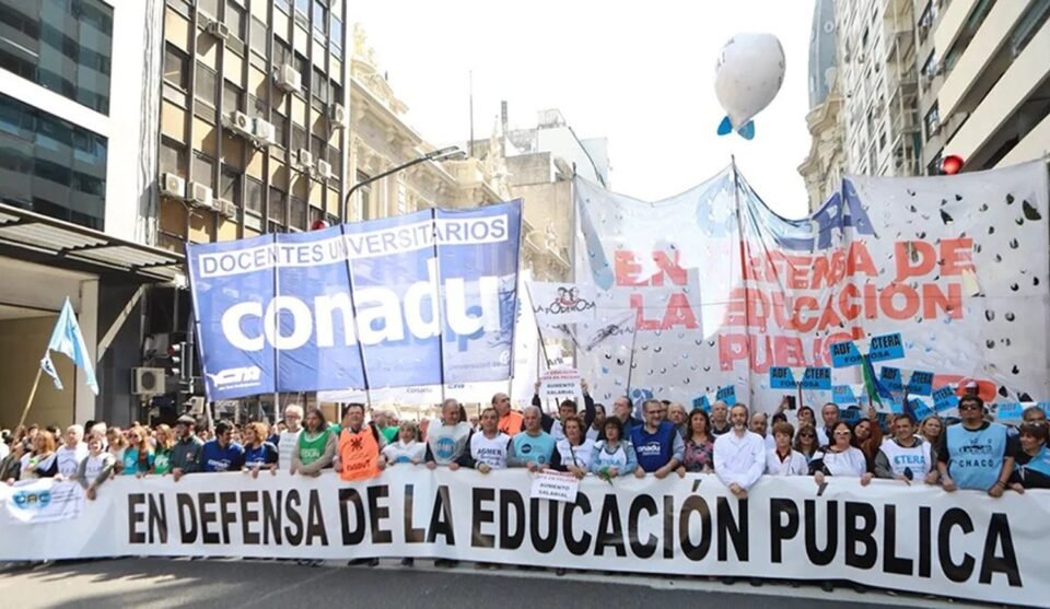 Anunciaron un nuevo paro de Docentes Universitarios 