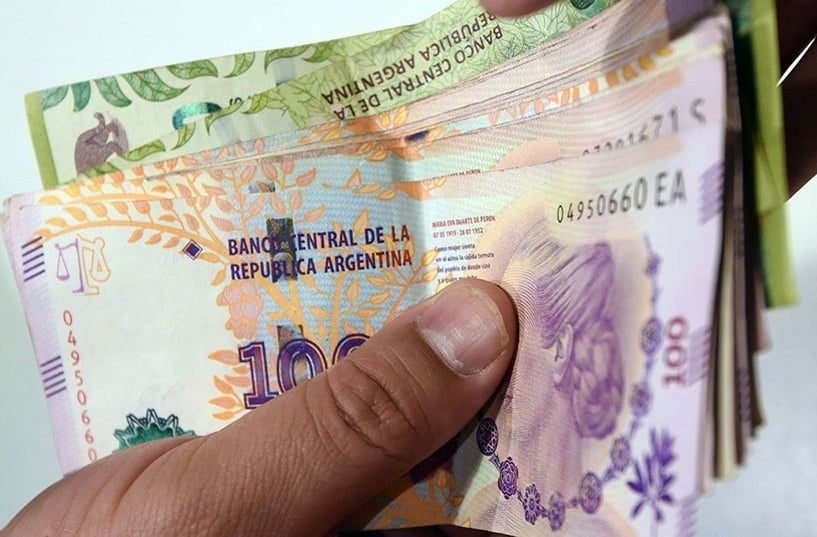 El Gobierno dispuso por decreto el Salario Mínimo