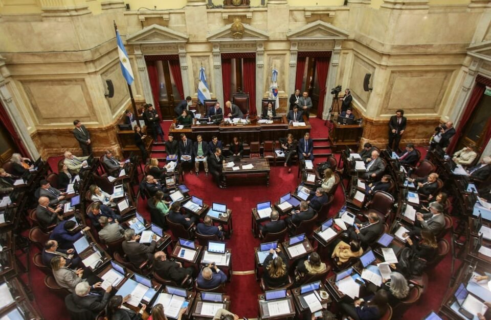 El Senado se aprobó un nuevo aumento de sueldo