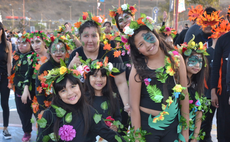 Más de 60 instituciones participaron del desfile “Bienvenida Primavera” 