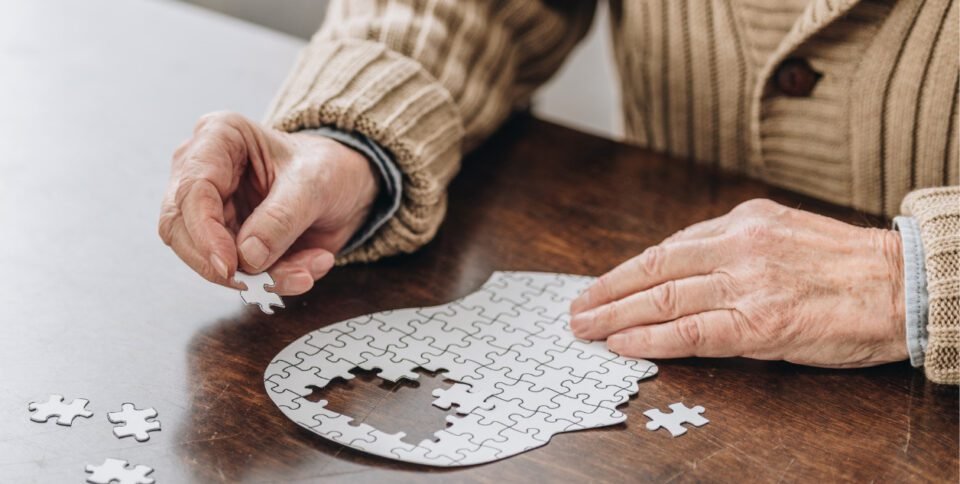 Descubren un nuevo síntoma que predice el Alzheimer 
