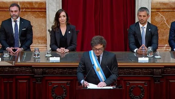 El Presidente presentó el Presupuesto