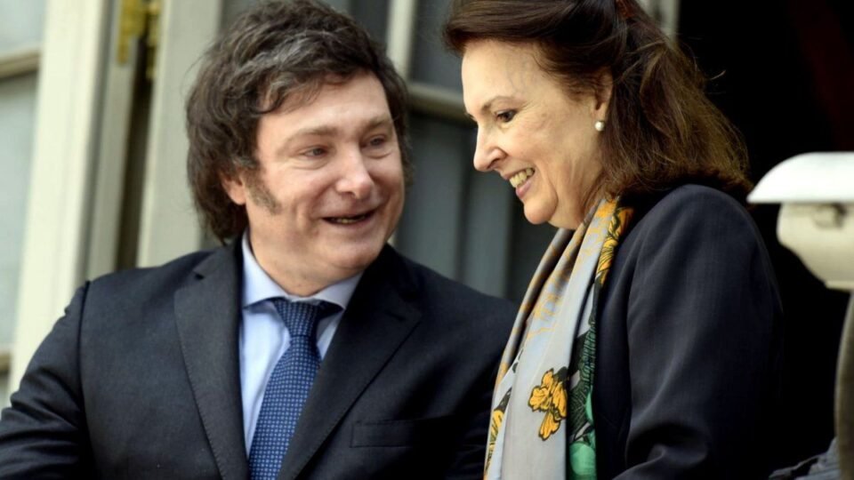 Despidieron a la Canciller Diana Mondino