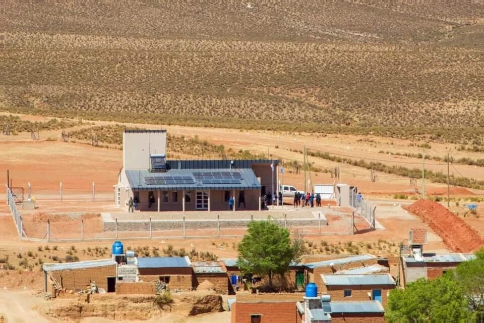 Inauguraron una escuela en Misa Rumi 