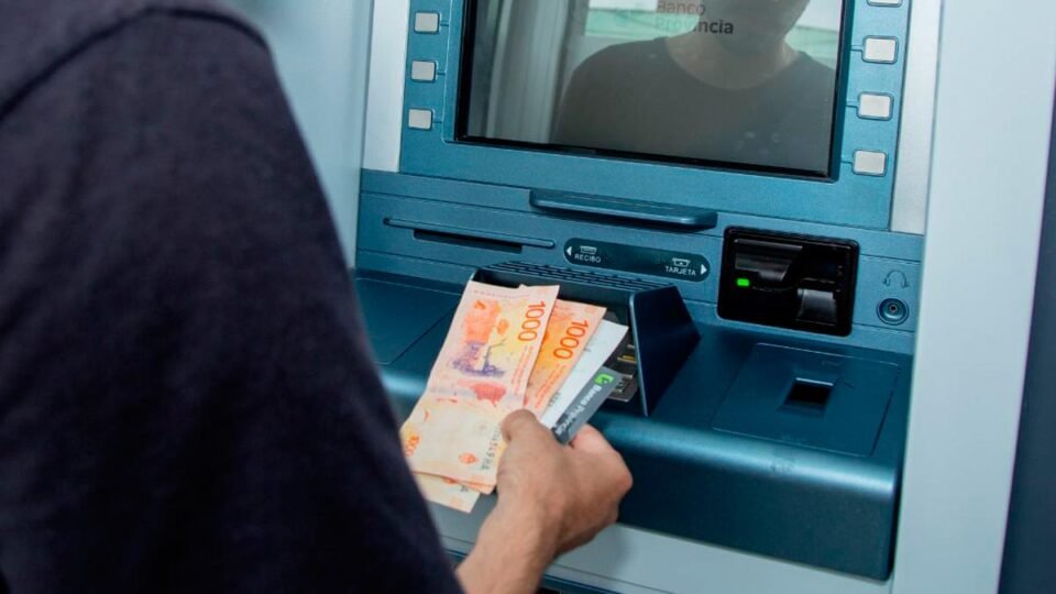 Anunciaron el cronograma de pago de sueldos y aguinaldo para los estatales