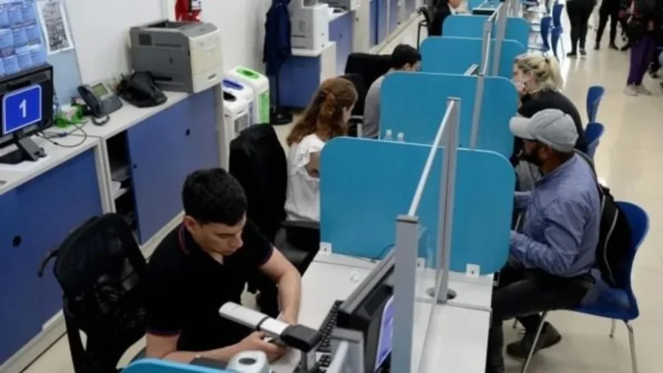 Oficializaron cambios en la contratación de Empleados Públicos