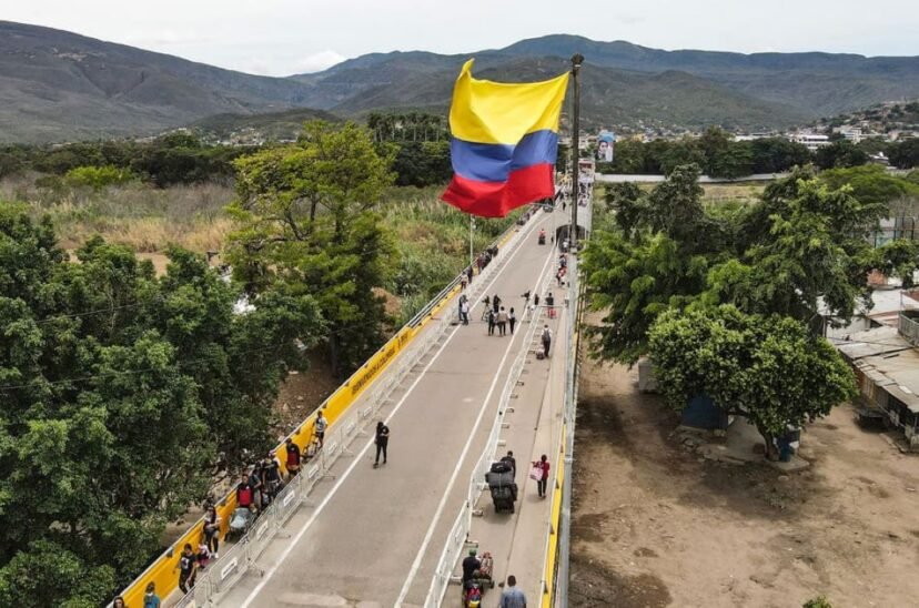 Venezuela reabrió sus fronteras con Colombia y Brasil