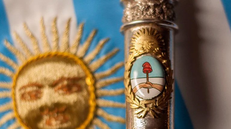 Hoy 12 de marzo, Día del Escudo Nacional Argentino 