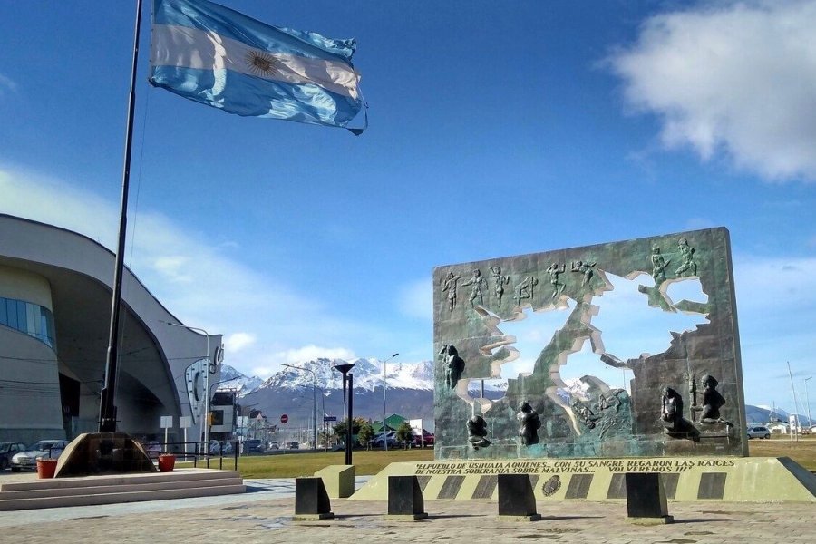 Hoy 10 de junio, Día de la Afirmación de los Derechos Argentinos sobre las Malvinas, Islas y Sector Antártico