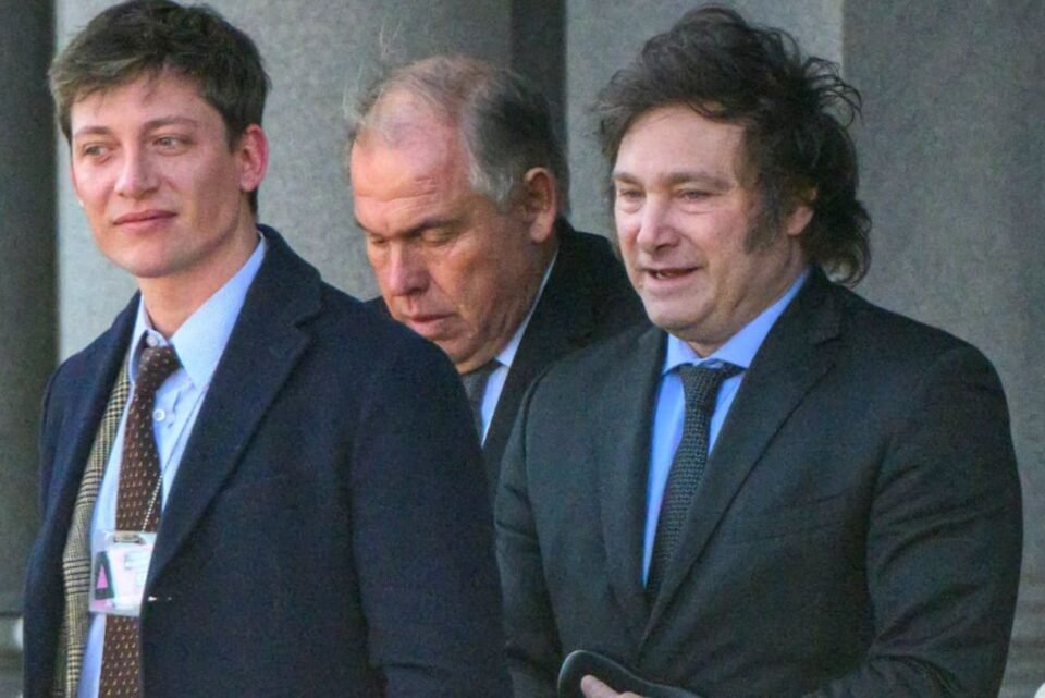 Caputo aumentó un 55% la pauta de YPF