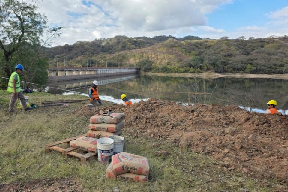 Construyen una sala de matrimonio en el dique Los Alisos 