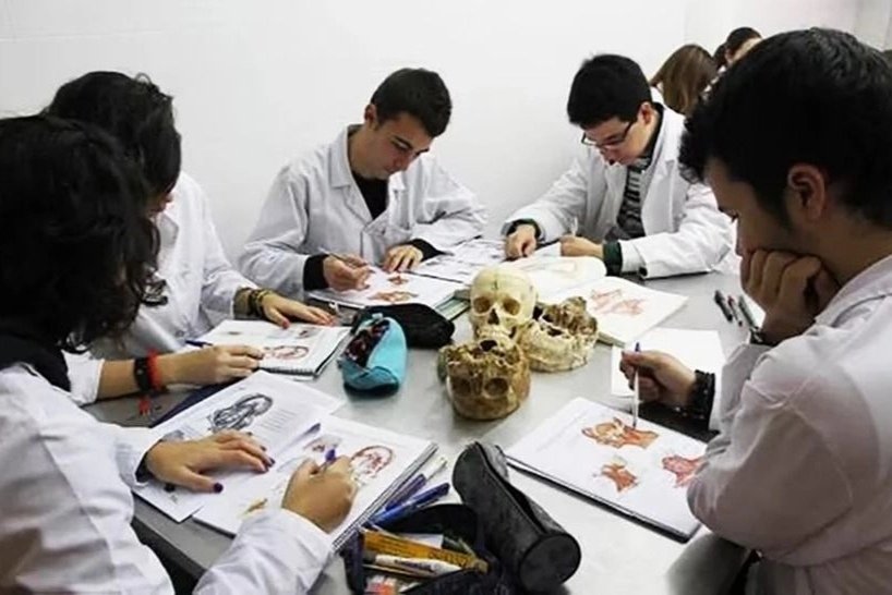 En septiembre inician las preinscripciones a la carrera de medicina 