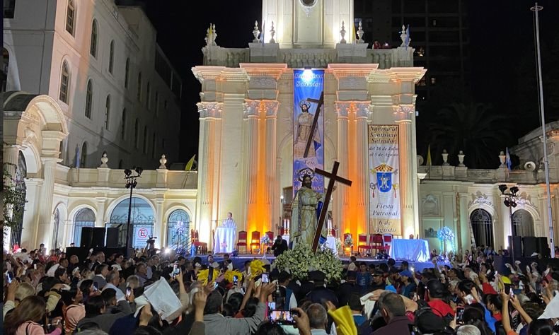 Por la procesión al Santísimo Salvador habrá cortes 