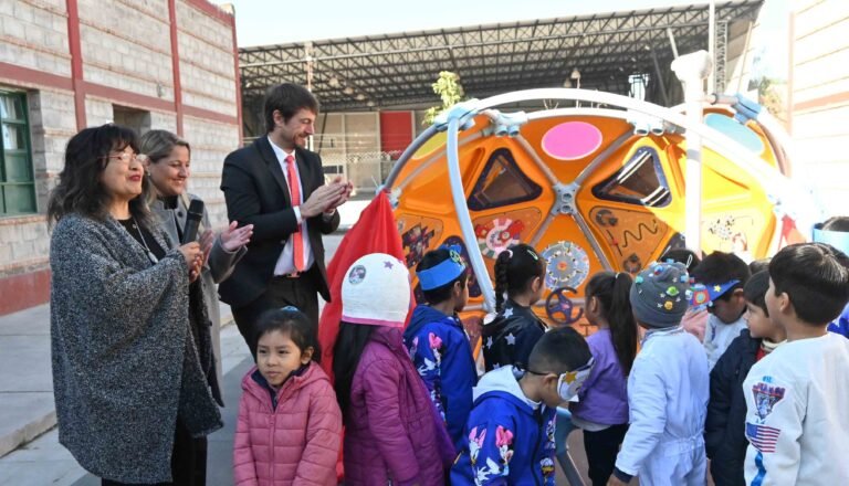 Entregaron un Domo Cósmico interactivo para el nivel inicial 