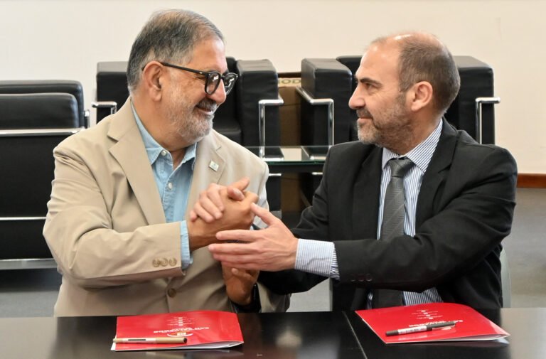 La Municipalidad y la Federación de Básquet firmaron un convenio 