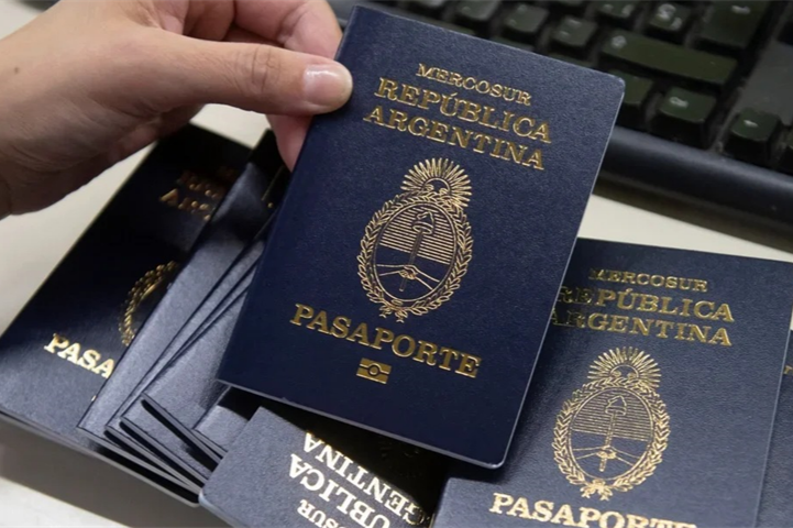 Por un error solicitan la devolución de pasaportes argentinos 