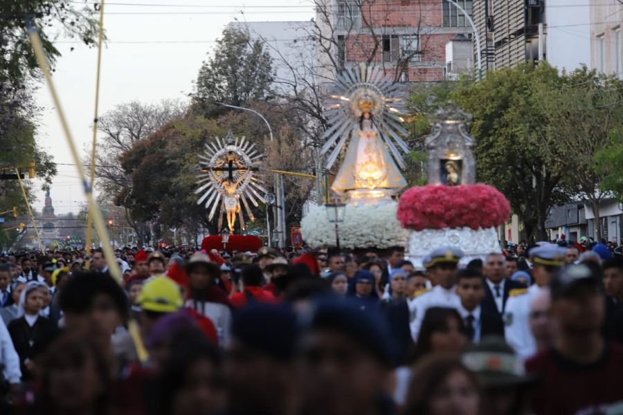 Comenzó la peregrinación al Señor y la Virgen del Milagro 