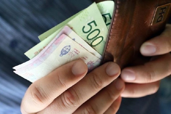 Los salarios registrados cayeron un 11% 