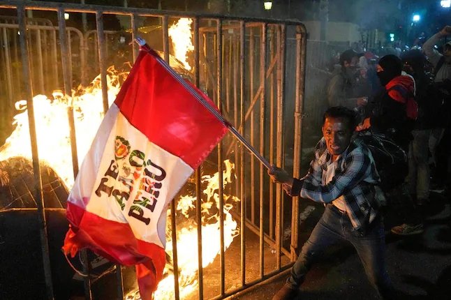 Perú declara el Estado de Emergencia en Lima 