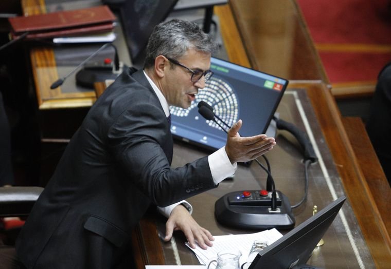 Aprobaron la ley que limita el uso de DNU a Javier Milei 