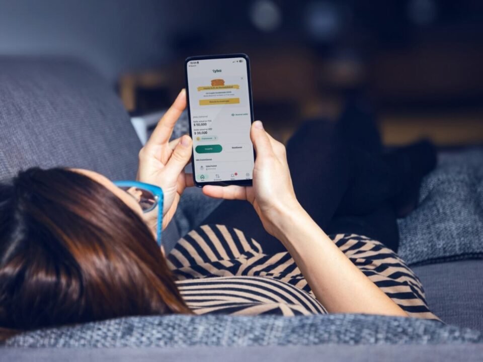 Adolescentes de 13 a 17 años podrán invertir en acciones  