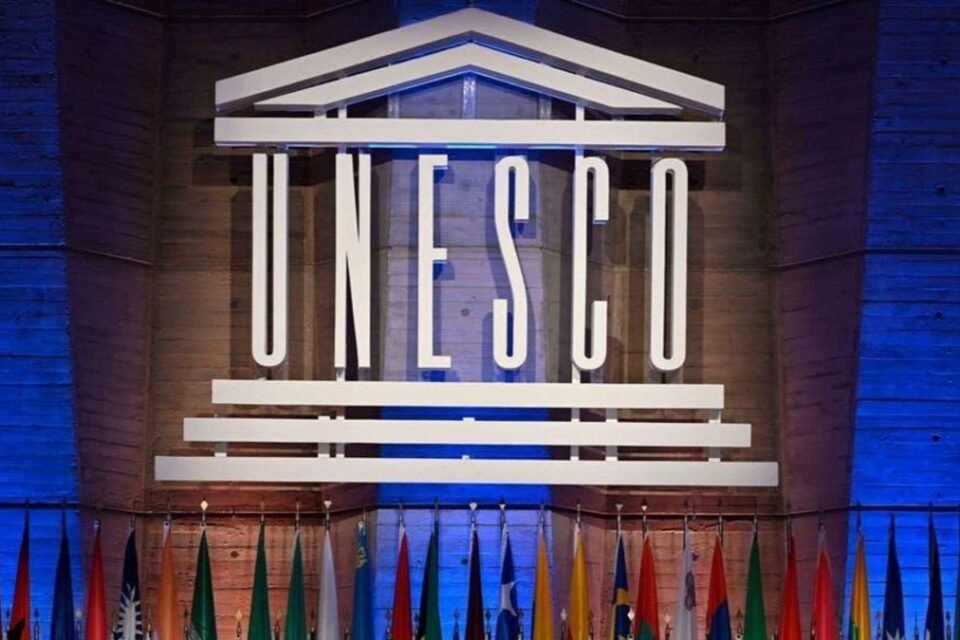 Hoy 4 de noviembre, Hoy 4 de Noviembre, Día Internacional de la UNESCO 