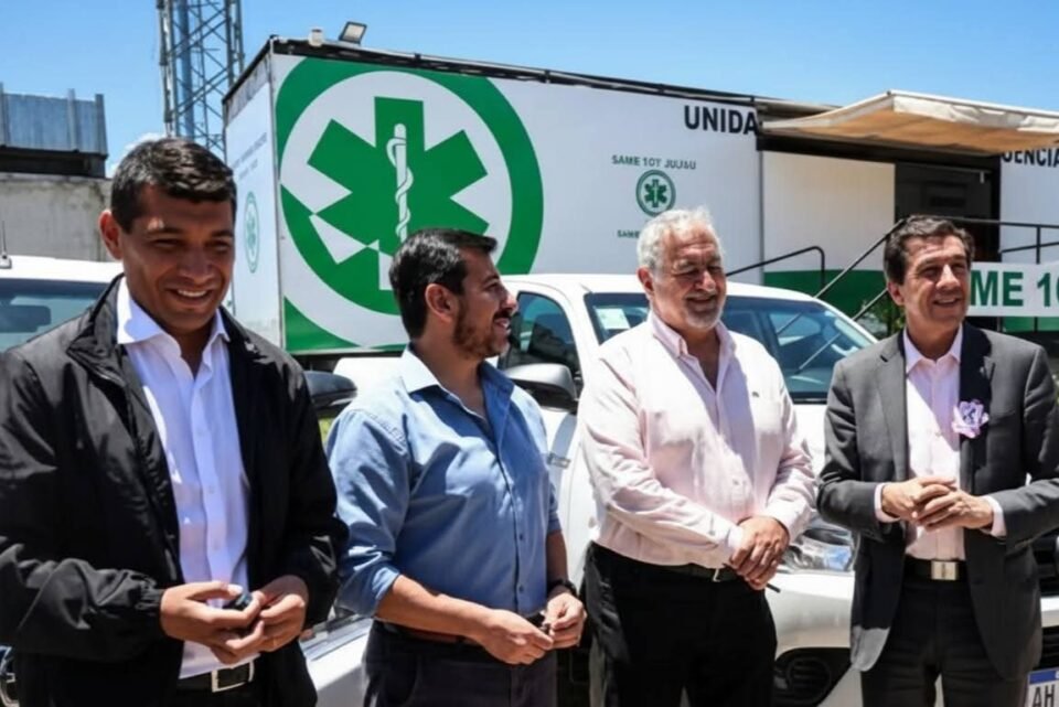 Entregaron móviles 0KM y equipamiento a distintos servicios de Salud 