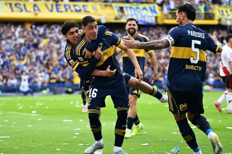 Boca Juniors venció 2-0 a River Plate 