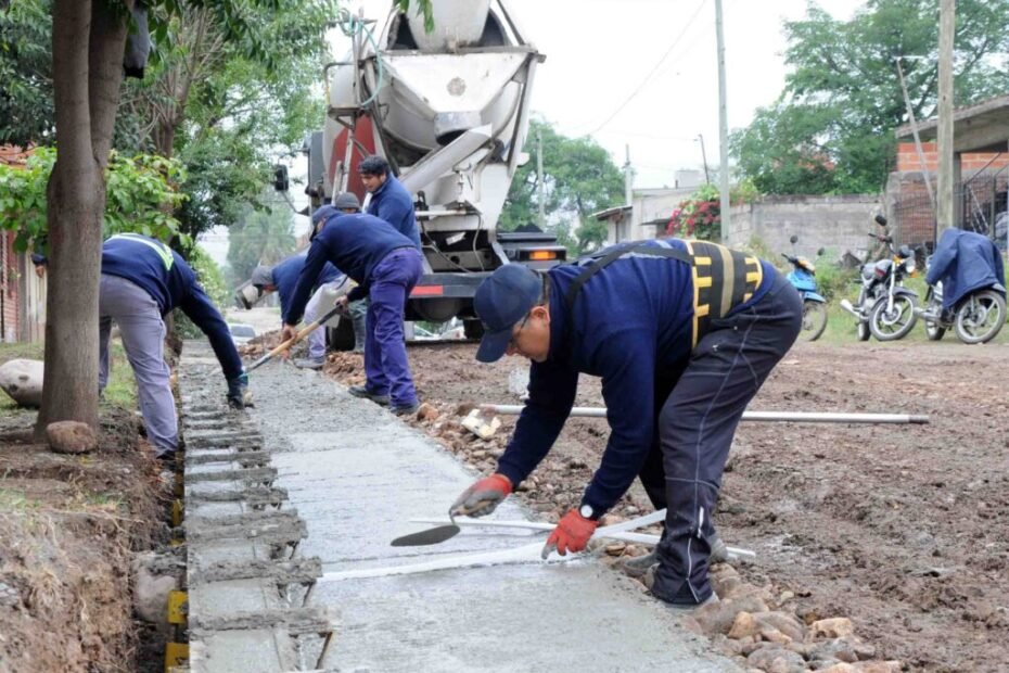 Avanzan los trabajos de pavimentación en distintos barrios