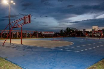 Inauguraron un polideportivo en Alto Comedero 