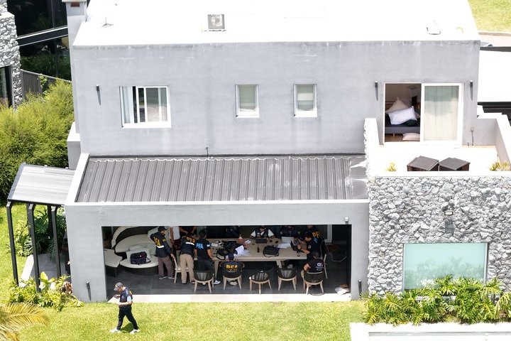 Allanaron la mansión de Pilar que le adjudican a “Chiqui” Tapia