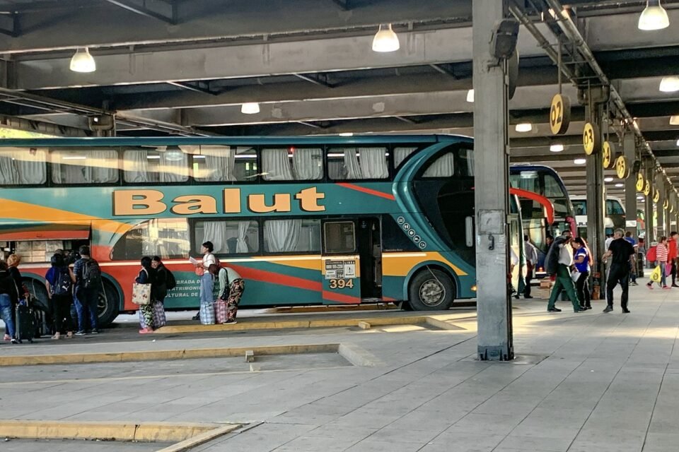 Anunciaron un aumento en el transporte de media distancia 