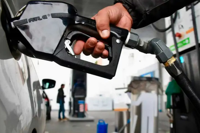 Anunciaron un aumento en los impuestos al combustible 
