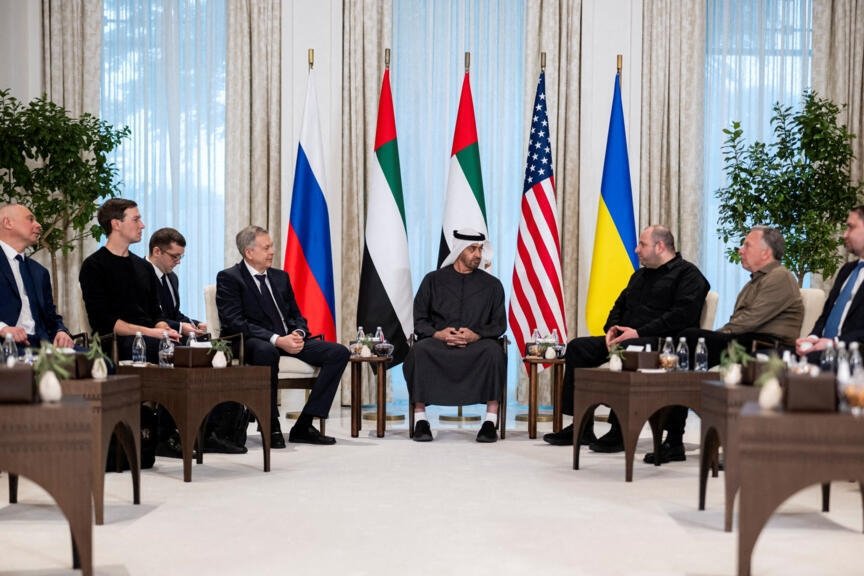 EEUU, Ucrania y Rusia se reúnen en Abu Dhabi