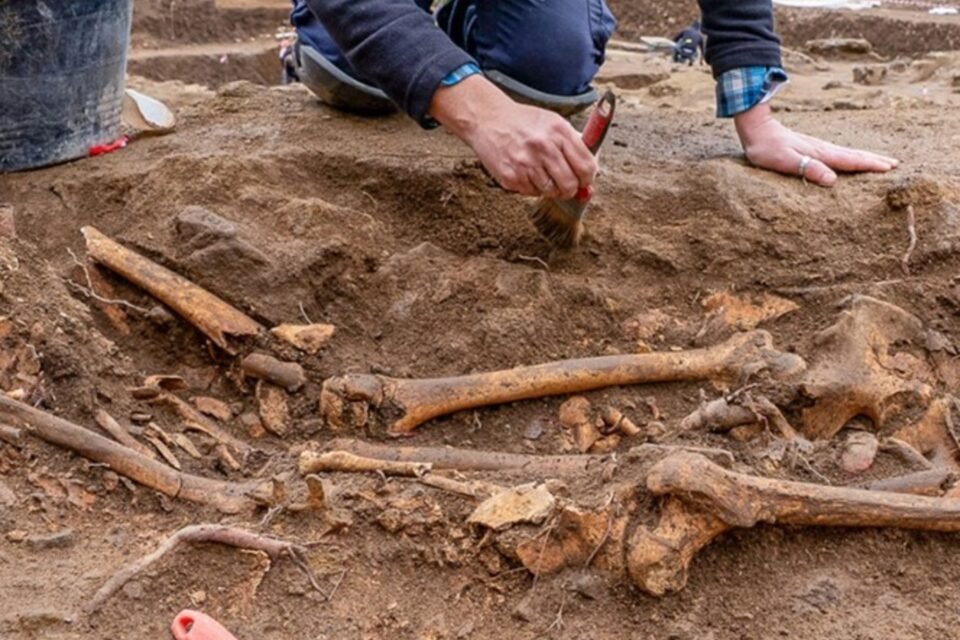 Descubren tumbas de casi 2.000 años de antigüedad 