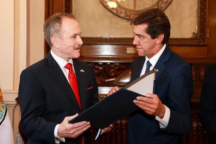 El Gobernador Sadir recibió al Embajador de Estados Unidos