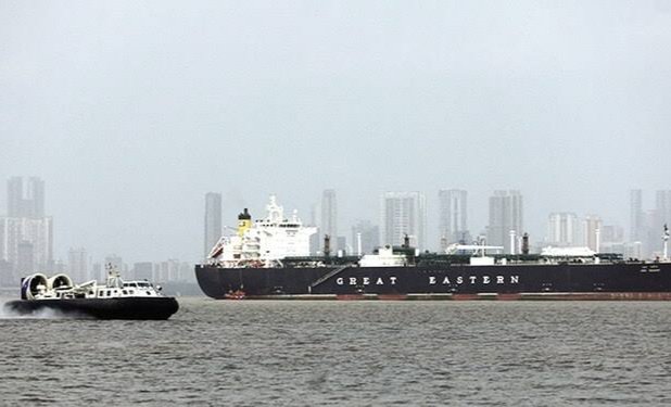 Trump impulsa un bloqueo total en el estrecho de Ormuz 