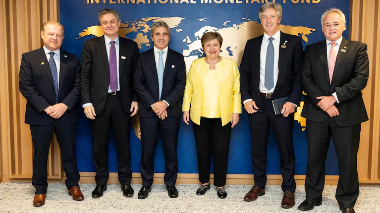 El Gobierno concretó una operación financiera con EEUU