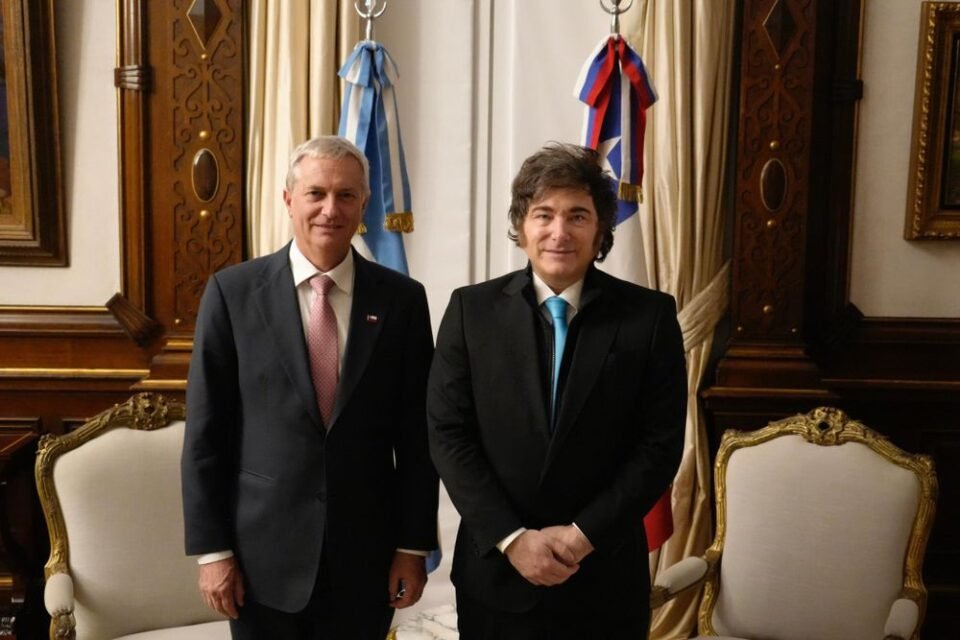 Javier Milei recibe al Presidente de Chile 