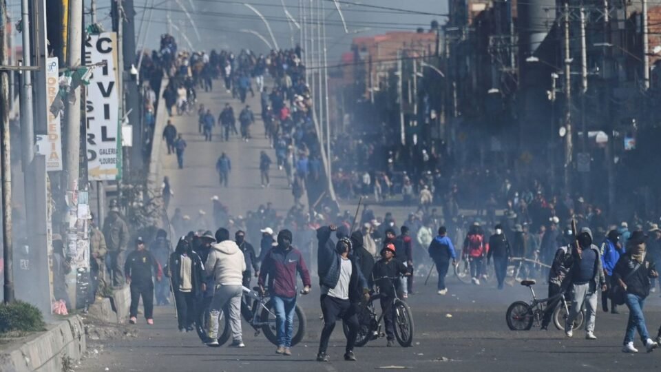 Bolivia: El Gobierno busca destrabar los bloqueos 