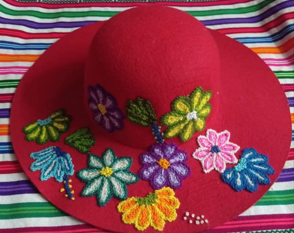Realizarán un curso de bordado de sombreros en la Puna 