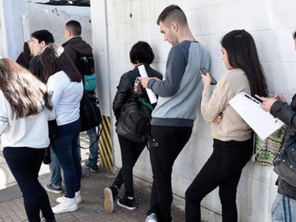 Más del 50% de los adolescentes no logra proyectar su futuro laboral 