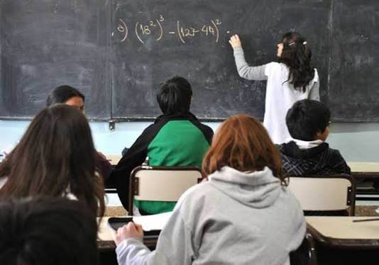 Duplicarán los abonos para algunos docentes 