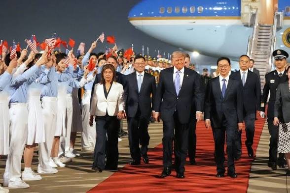 Trump llegó a China para reunirse con Xi Jinping 