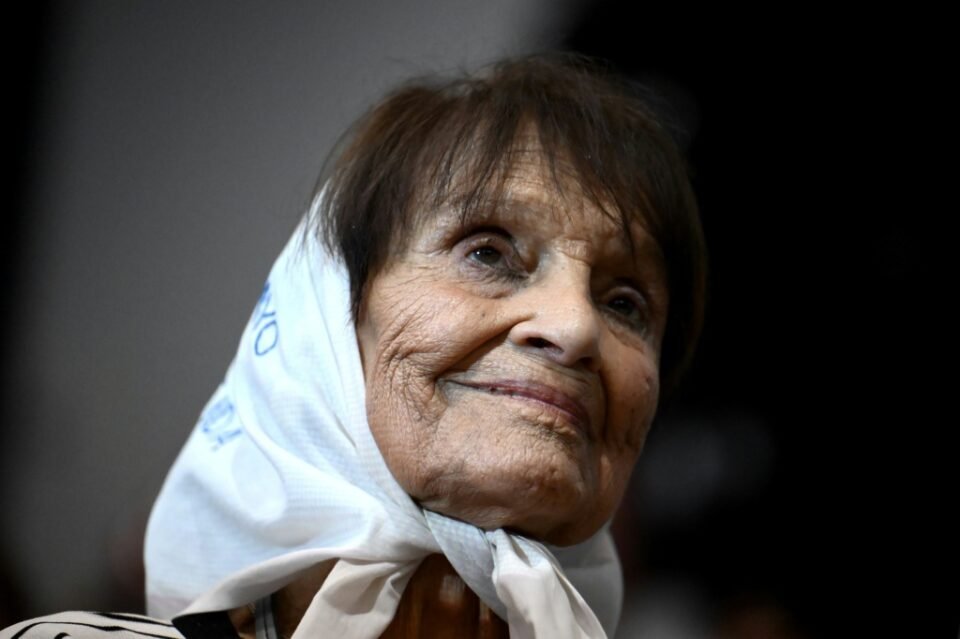 Falleció Taty Almeida, Presidenta de Madres de Plaza de Mayo Línea Fundadora 