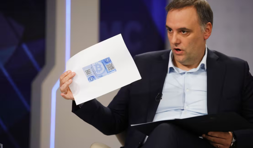 Se conoció un video de Adorni que pone en duda sus inversiones en Bitcoin 
