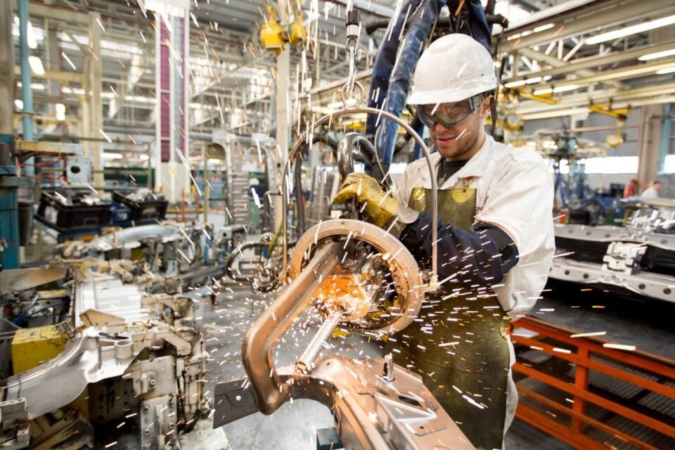 La industria manufacturera cayó un 2,8% 
