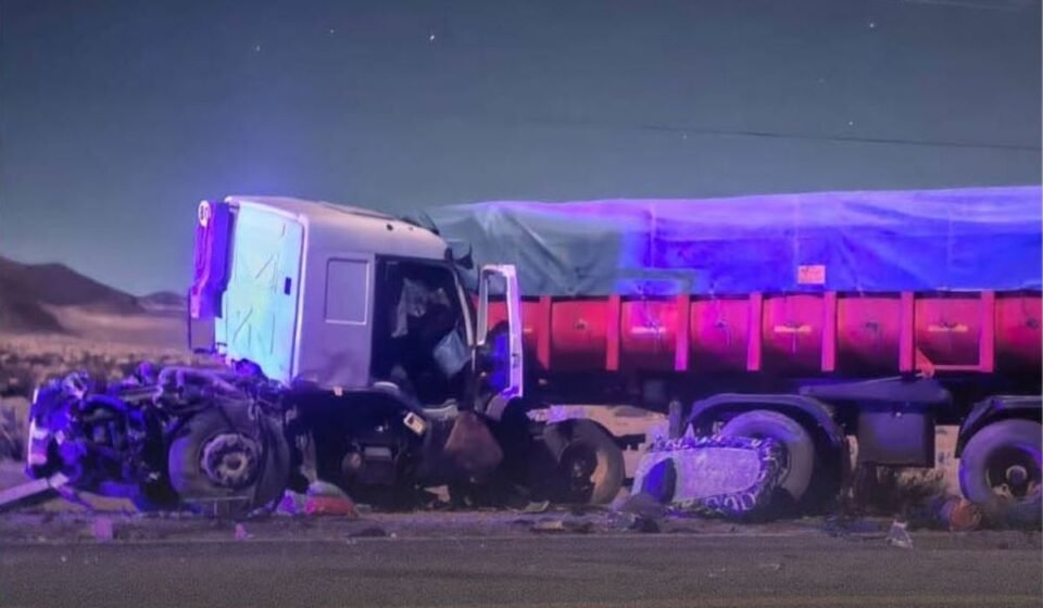 Grave accidente entre dos camiones en la RN 52 