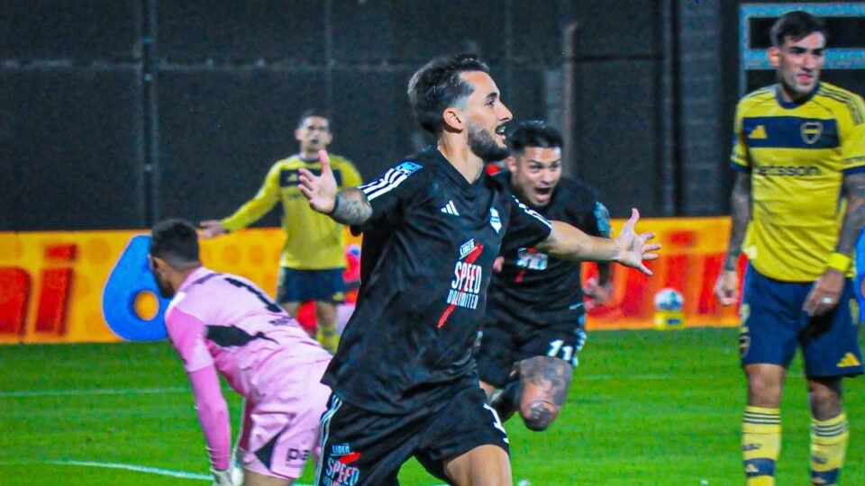 Increíble gol de Alexander Díaz para Riestra contra Boca 